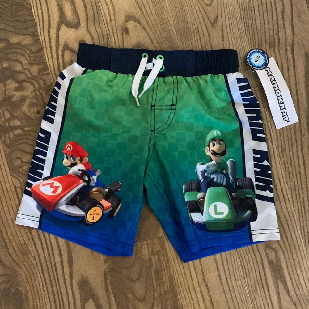 Super Mario lined swim trunks